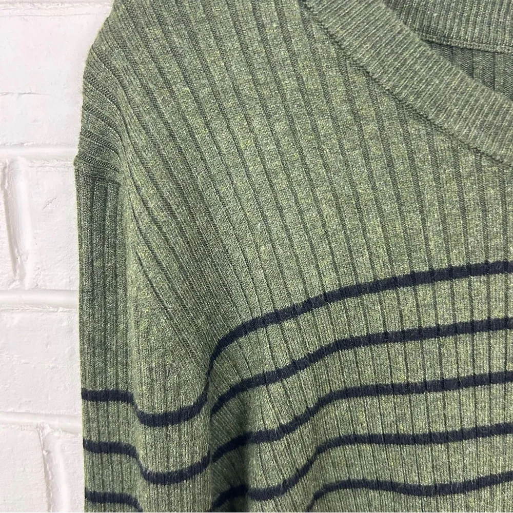 Seraphine Maternity Green Ribbed Knit Striped Cropped Sweater Size US 6